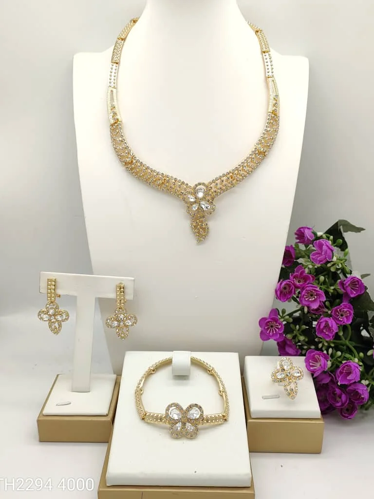 4Pcs/Set Gold Color Stainless Steel Crystal Necklace Bracelet Earrings for Women Interlocking Circles Roman Numbers Jewelry Set