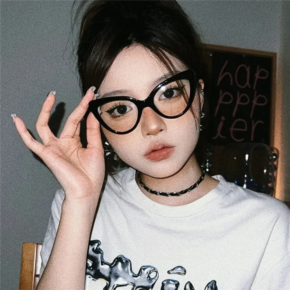 New Vintage Cat Eye Anti-Blue Light Glasses Classic Retro Triangle Frame Women Computer Gaming Eyeglasses Plain Glass Spectacles