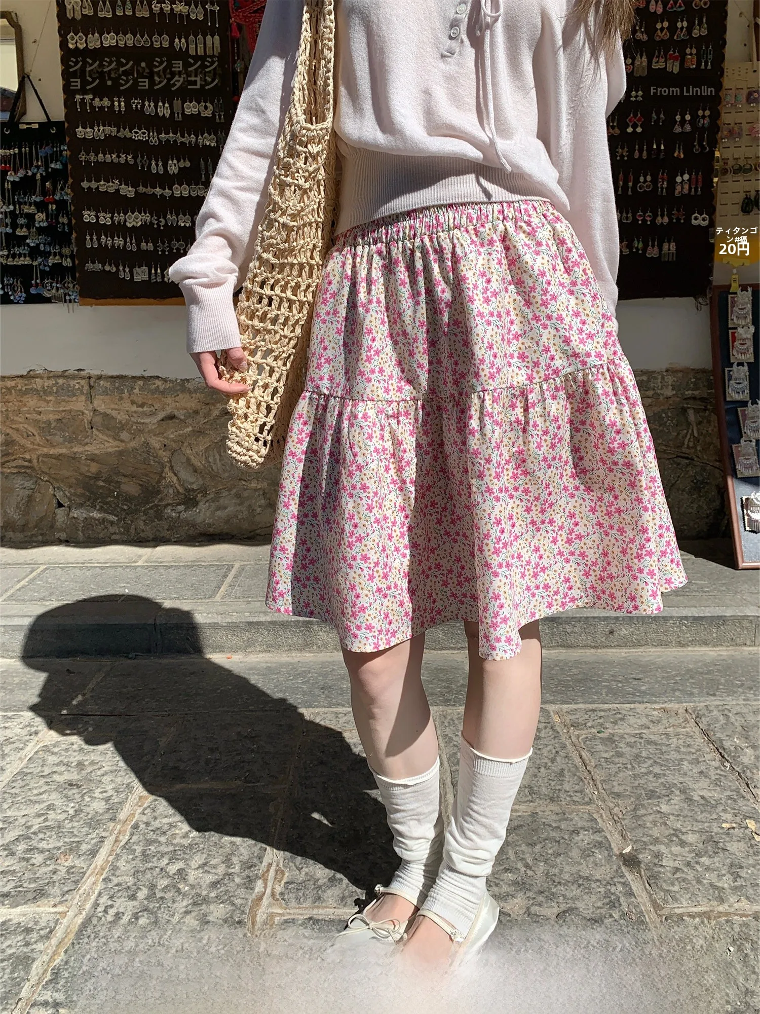 

Платье с цветочным принтом и воротником-халтер для ранней весны, уникальное и красивое, для женщин, юбка А-силуэта, повседневная одежда