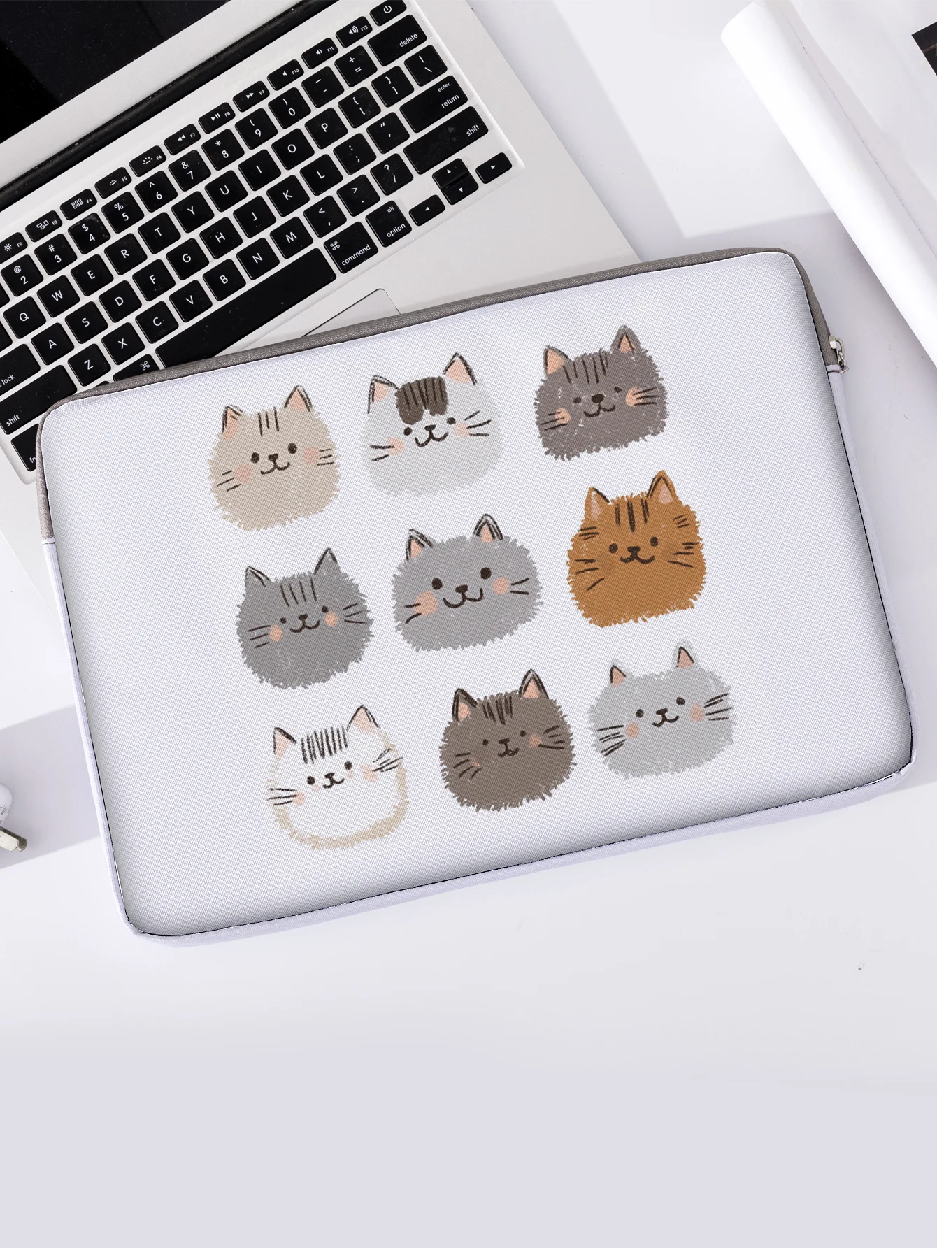 One Set, Two Styles, Cat Faces Pattern Printed Laptop Sleeve, Briefcase, Suitable for 14-inch Laptops