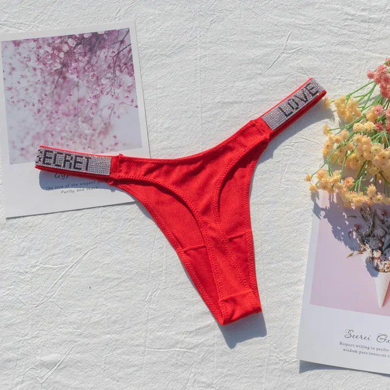 Рисунок 6 - Женские трусики с блестящими стразами