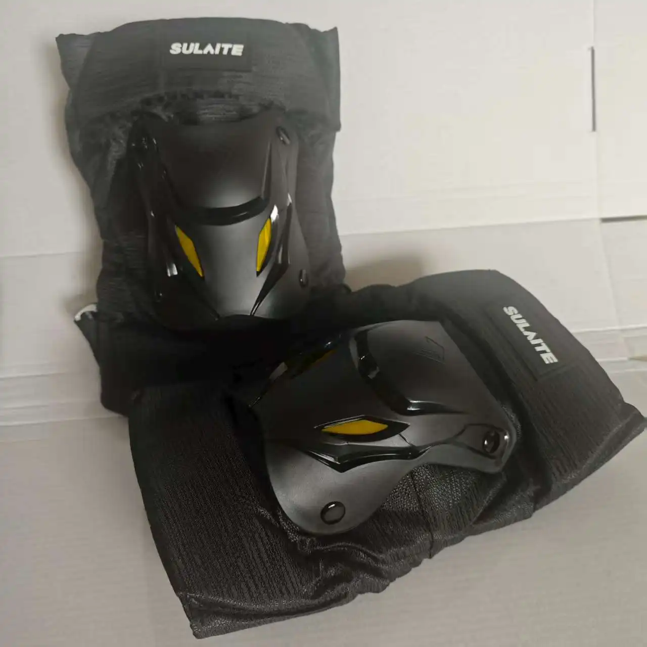 

Summer Men's Motocross Protective Gear Knee and Elbow Guards with Ventilation EVA Foam Lightweight & Adjustable Items for Racing