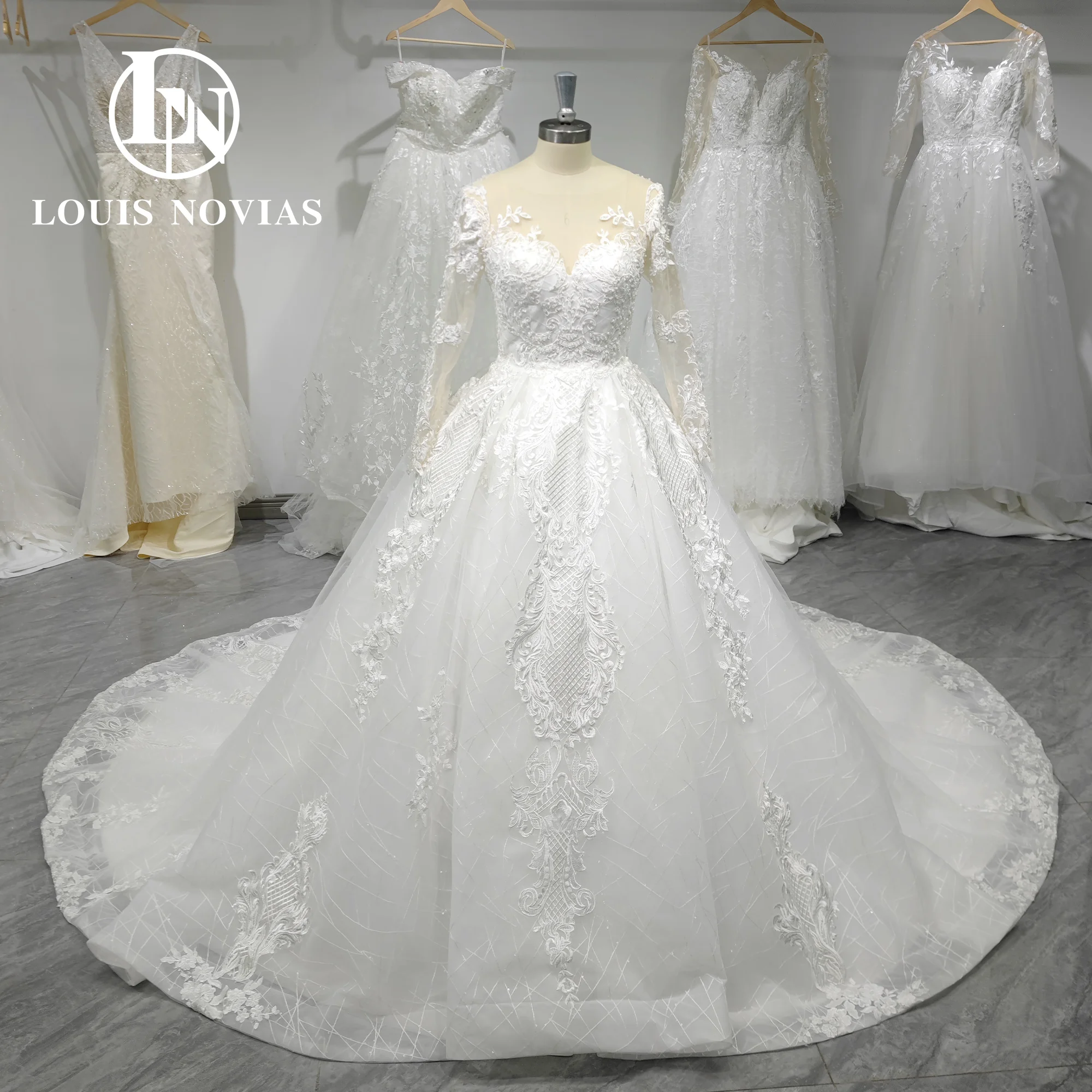 

LOUIS NOVIAS New Arrival Luxury New Arrival Appliques Royal Train Lace Wedding Gown Vestidos De Novia