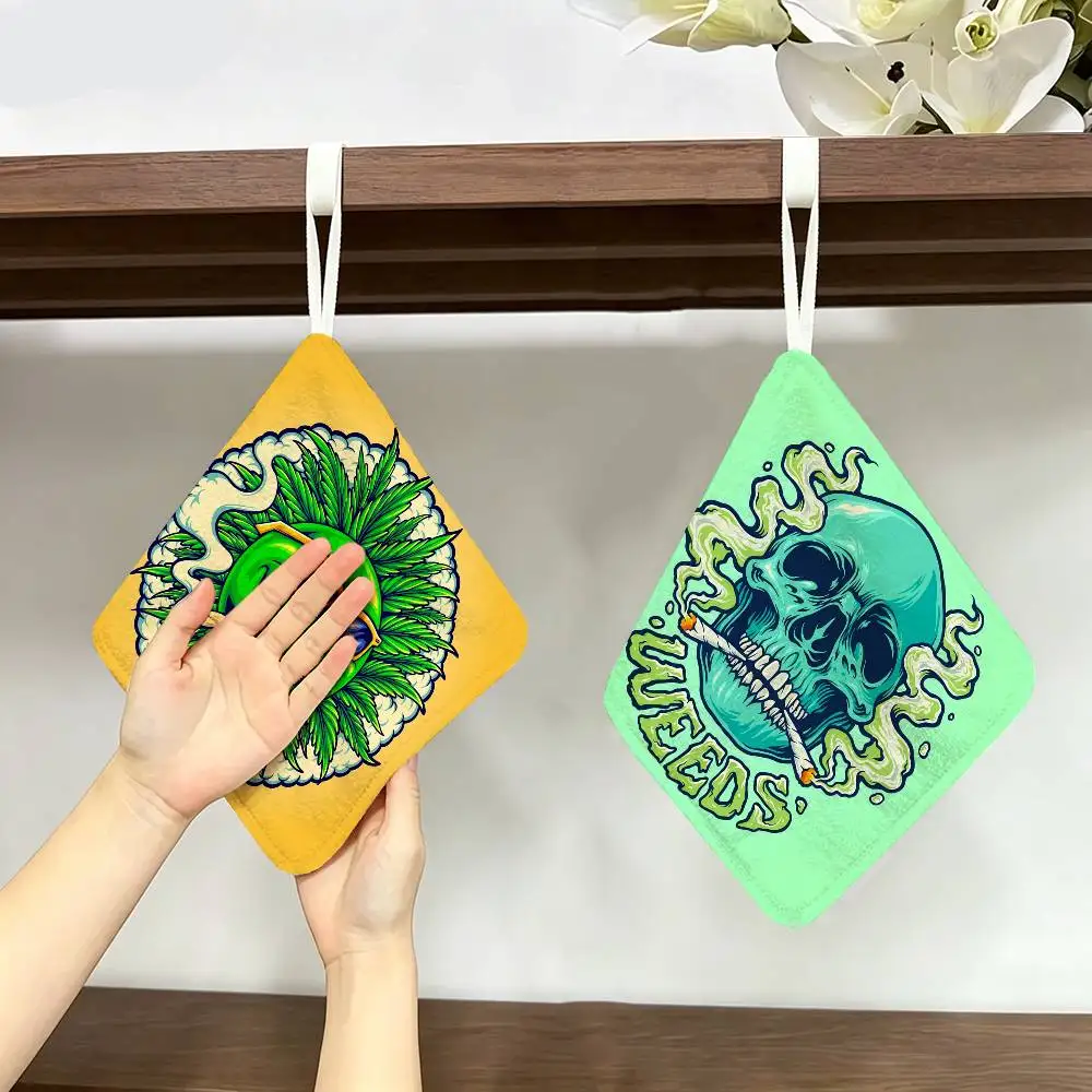 Weed Leaves Polyester Cotton Hand Wiping Towel, Anti-shrink Hanging Kitchen Cloth for Household Cleaning