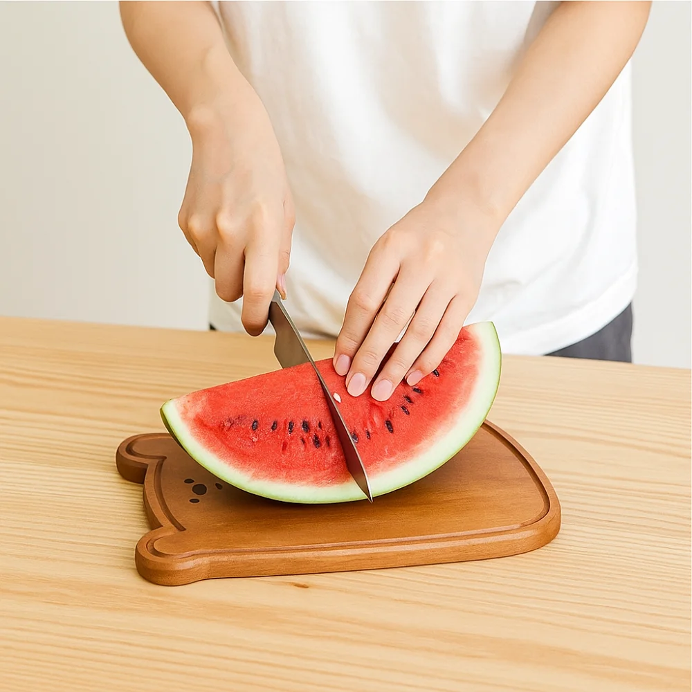

Home Use Solid Wood Bear Cutting Board Cute Design Thickened Bread Board Eco-Friendly Fruit Cutting Board Fruit Cutting
