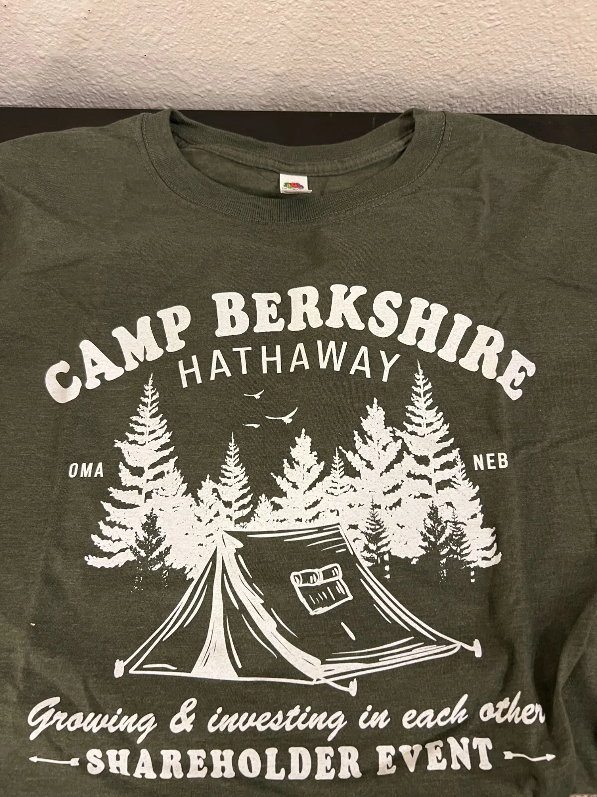 Camiseta GRANDE Berkshire Hathaway 2025, Reunión de Accionistas en Omaha, Ne, CAMP BERKSHIRE