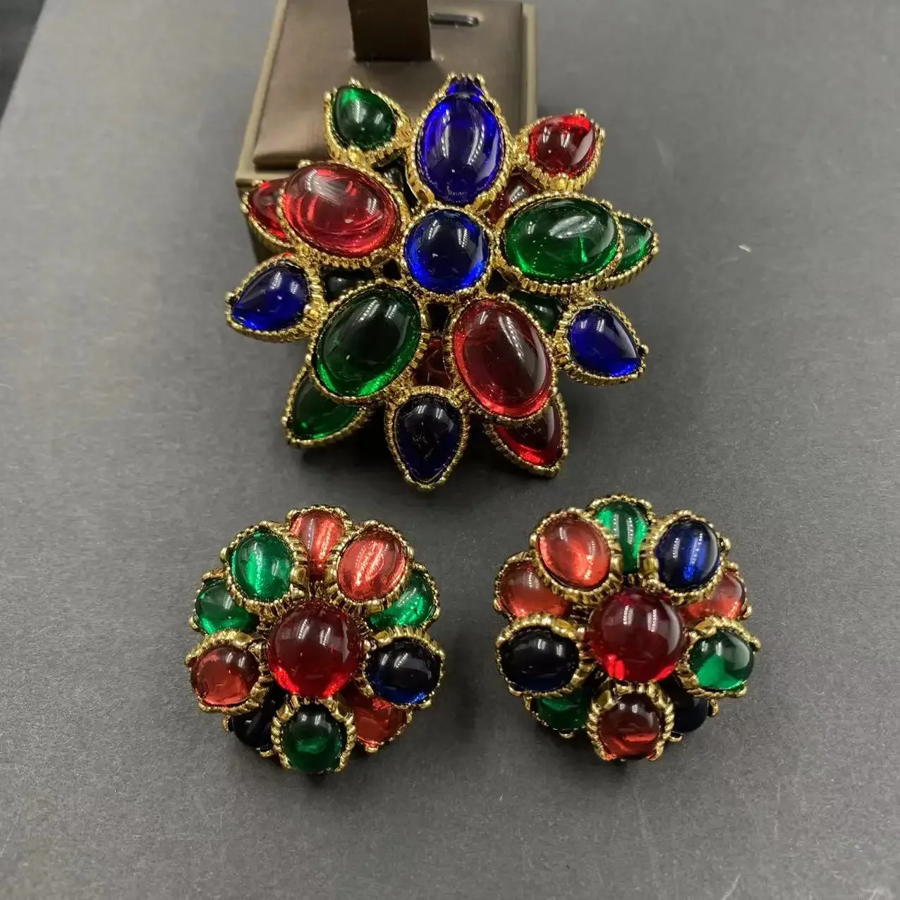 Qingdao Medieval Vintage Retro Palace Style Glass Brooch 925 Silver Needle Earring Brooch Set