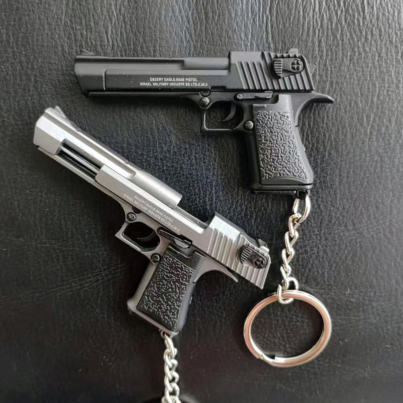 Mini modelo de pistola de aleación 1:4, llavero de águila del desierto, Mini arma de juguete, modelo de arma, llavero de Metal para adultos y niños, regalo de Navidad