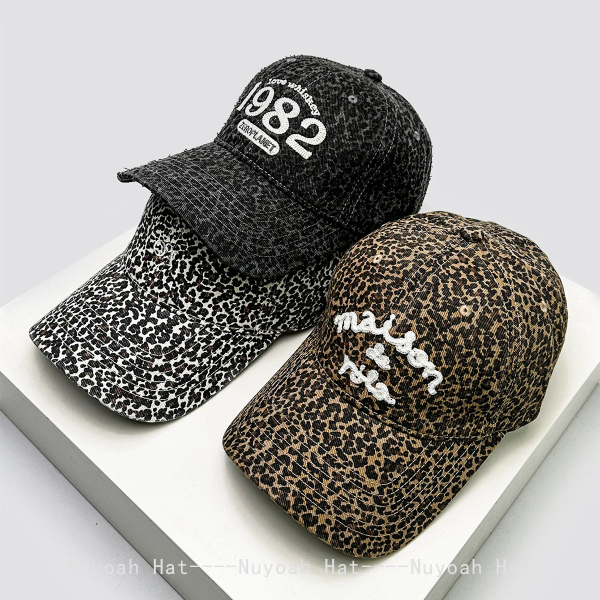 

New Unisex Korean Leopard Print Embroidered Letters Baseball Hats Sunshade Retro Versatile Personal Peaked Caps Street Fashion