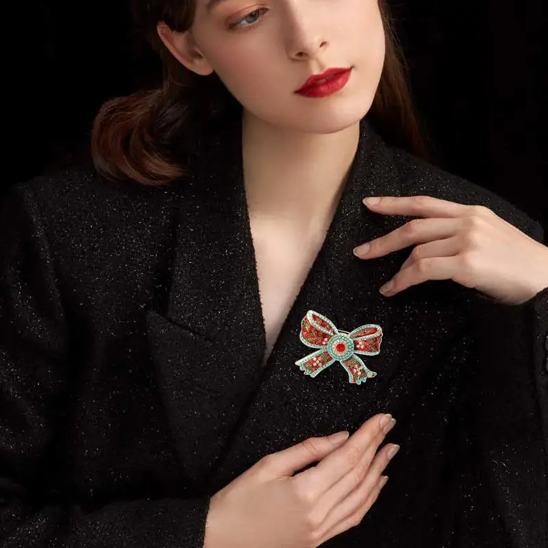Sophisticated Bowknot Brooch Vintage Big Bow Adds Shiny Touch to Women's Evening Attire