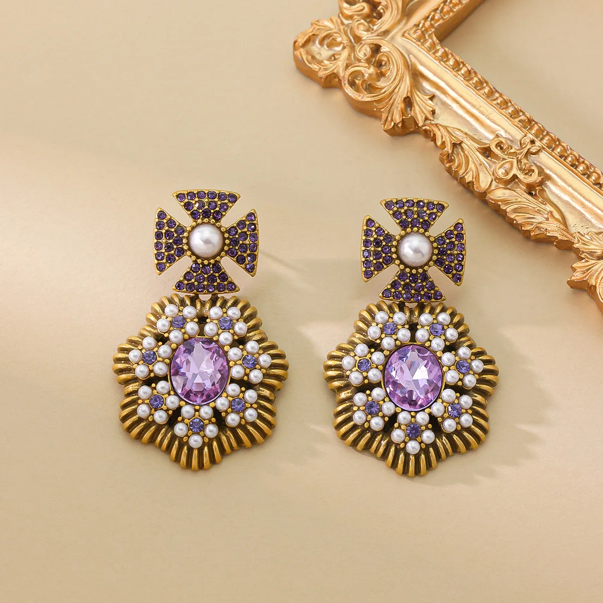 Vintage Palace Retro Pearl Full Diamond Flower Earrings Retro Light Luxury Gentle Elegant