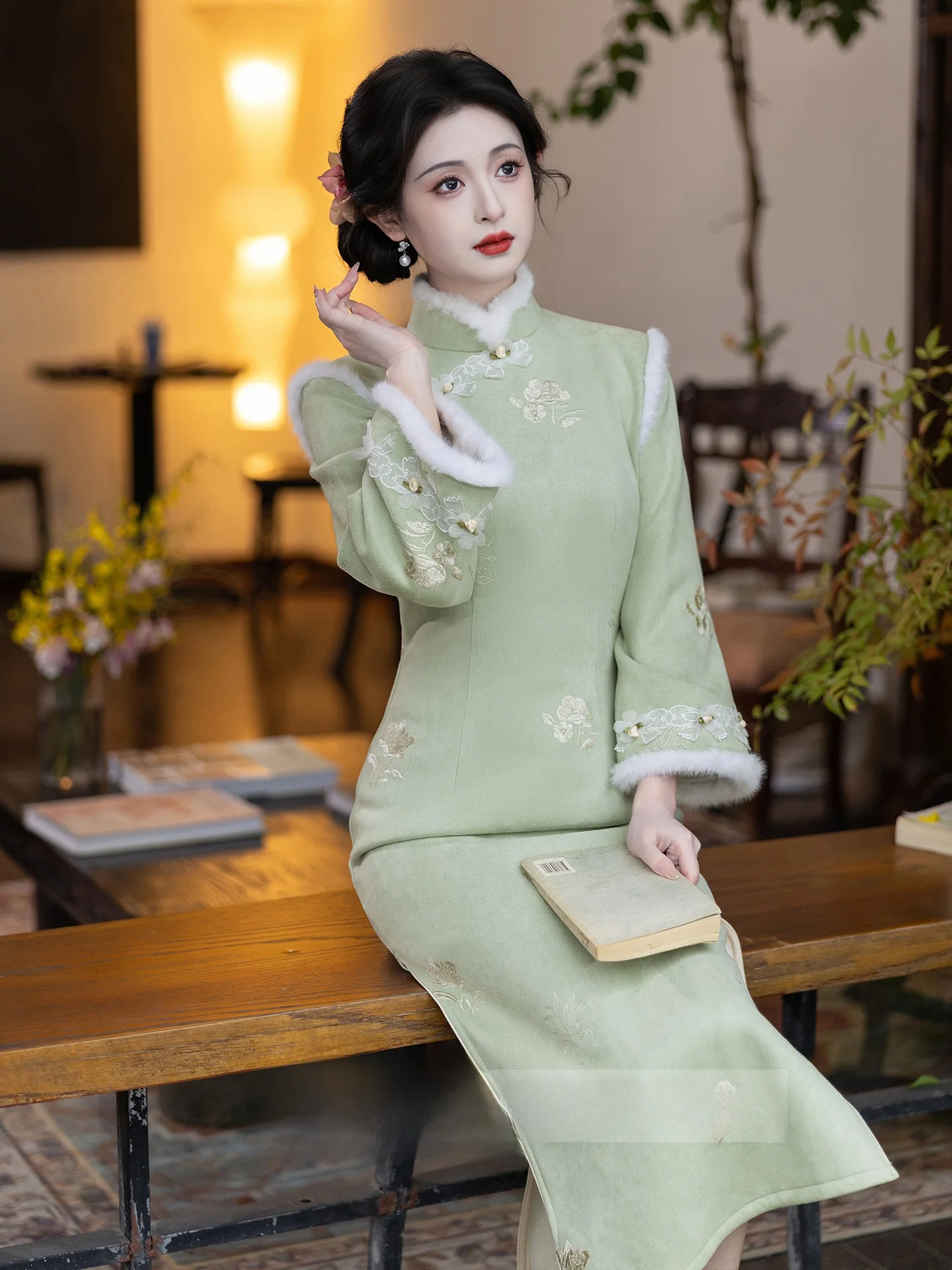 

Winter een Suede Flag Robe Embroidered Fce Lined Thi Young Sle Women's New Chinese National Sle Long Sve Maxi D...