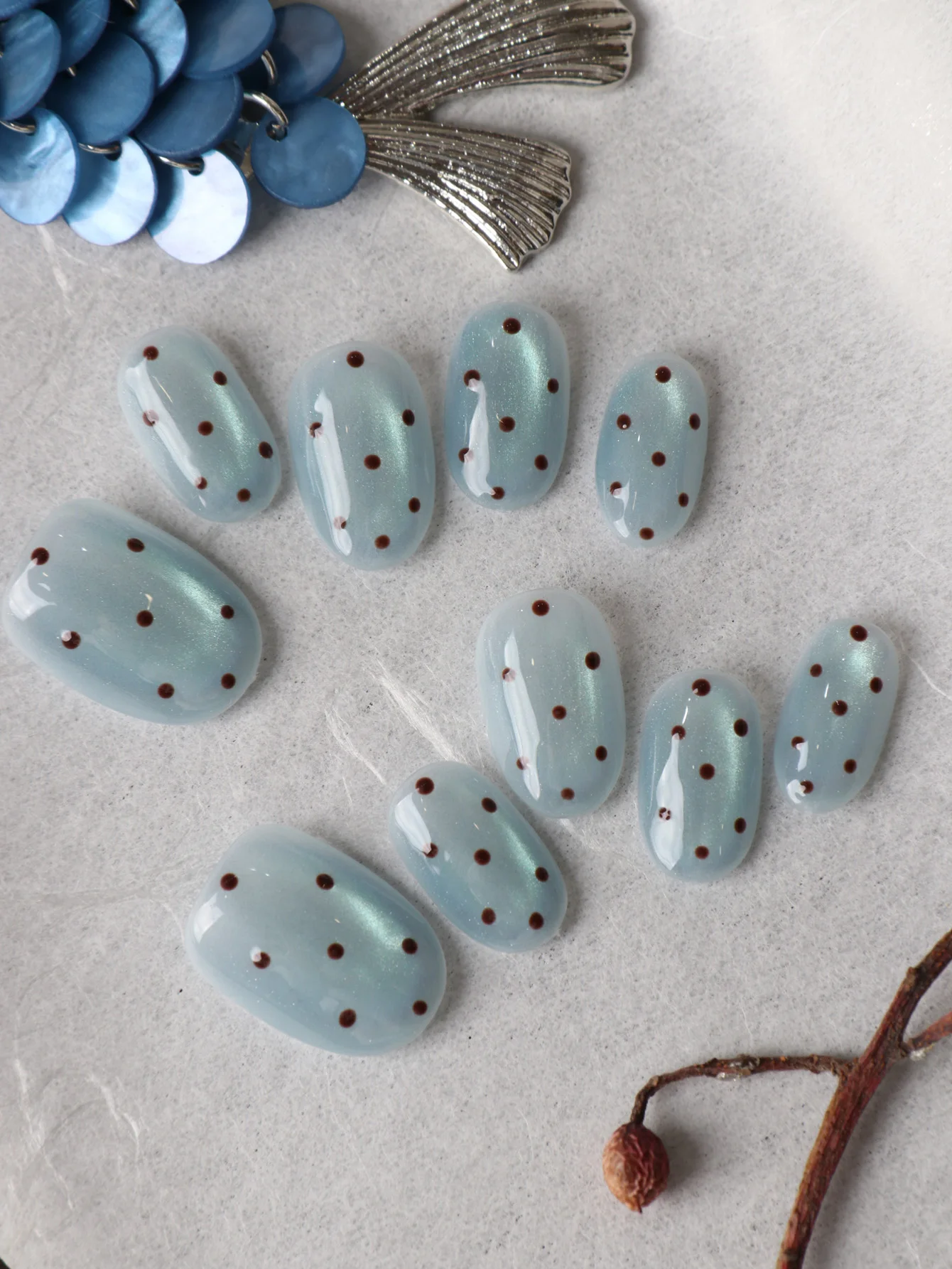 10Pcs Press on Nails Blue Cat's Eye Short Polka Dot Office Dailywear False Nails Artificial Nails Kit Nail Art DIY