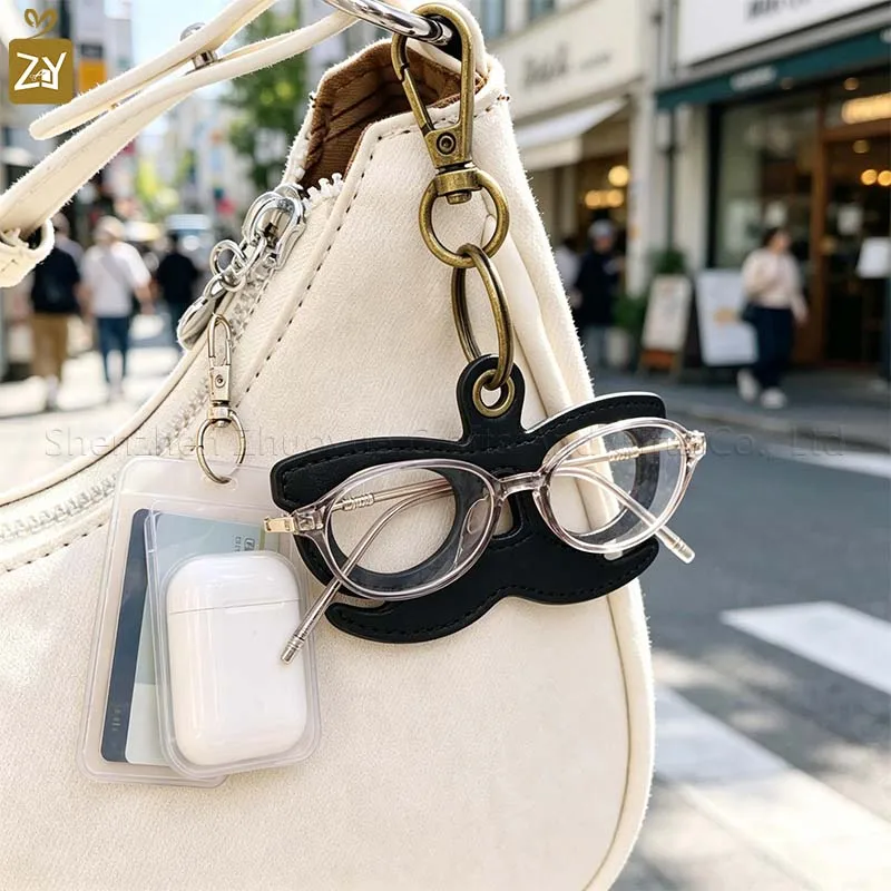 PU Leather Hollow Sunglass Holder Charm, Portable Eyewear Hanging Clip, Bag Ornament Keychain, Travel Sunglass Fixing Accessory