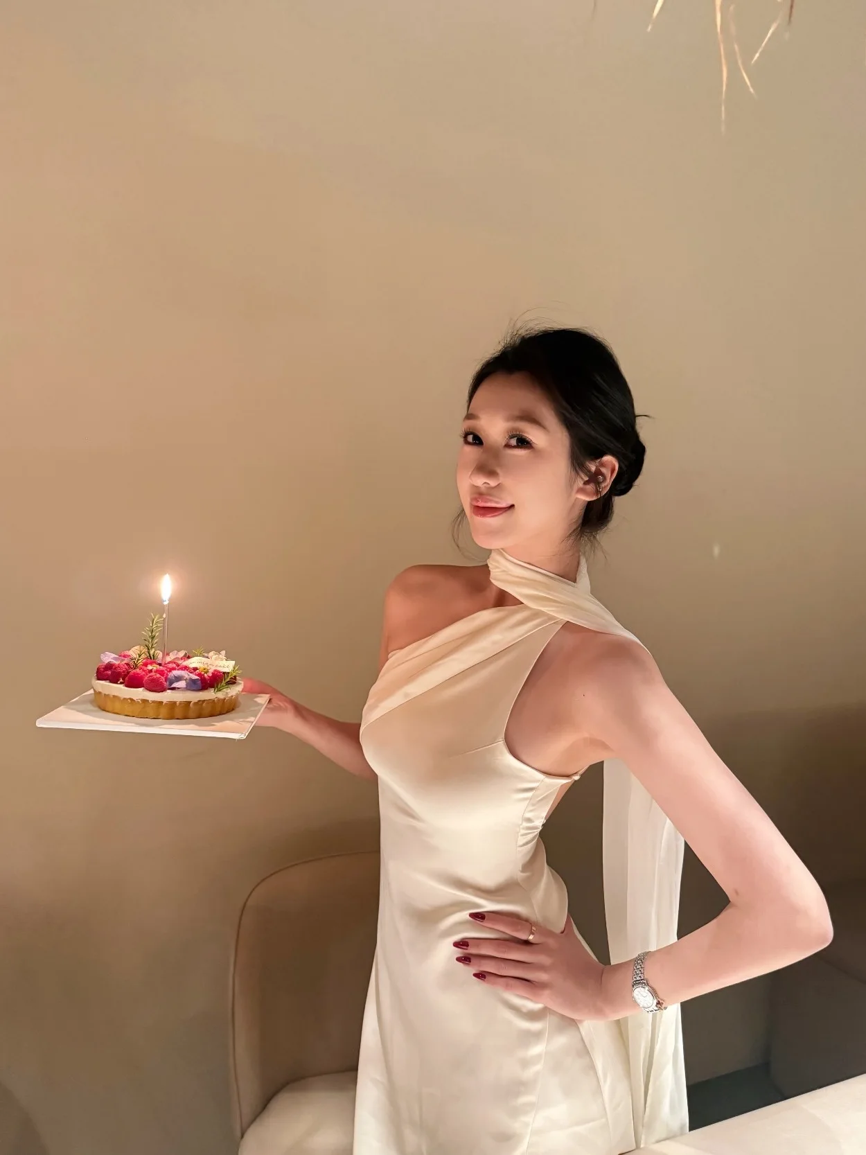 

NAOMI Сексуальное и модное платье с открытыми плечами, универсальное, для дня рождения, с завышенной талией
