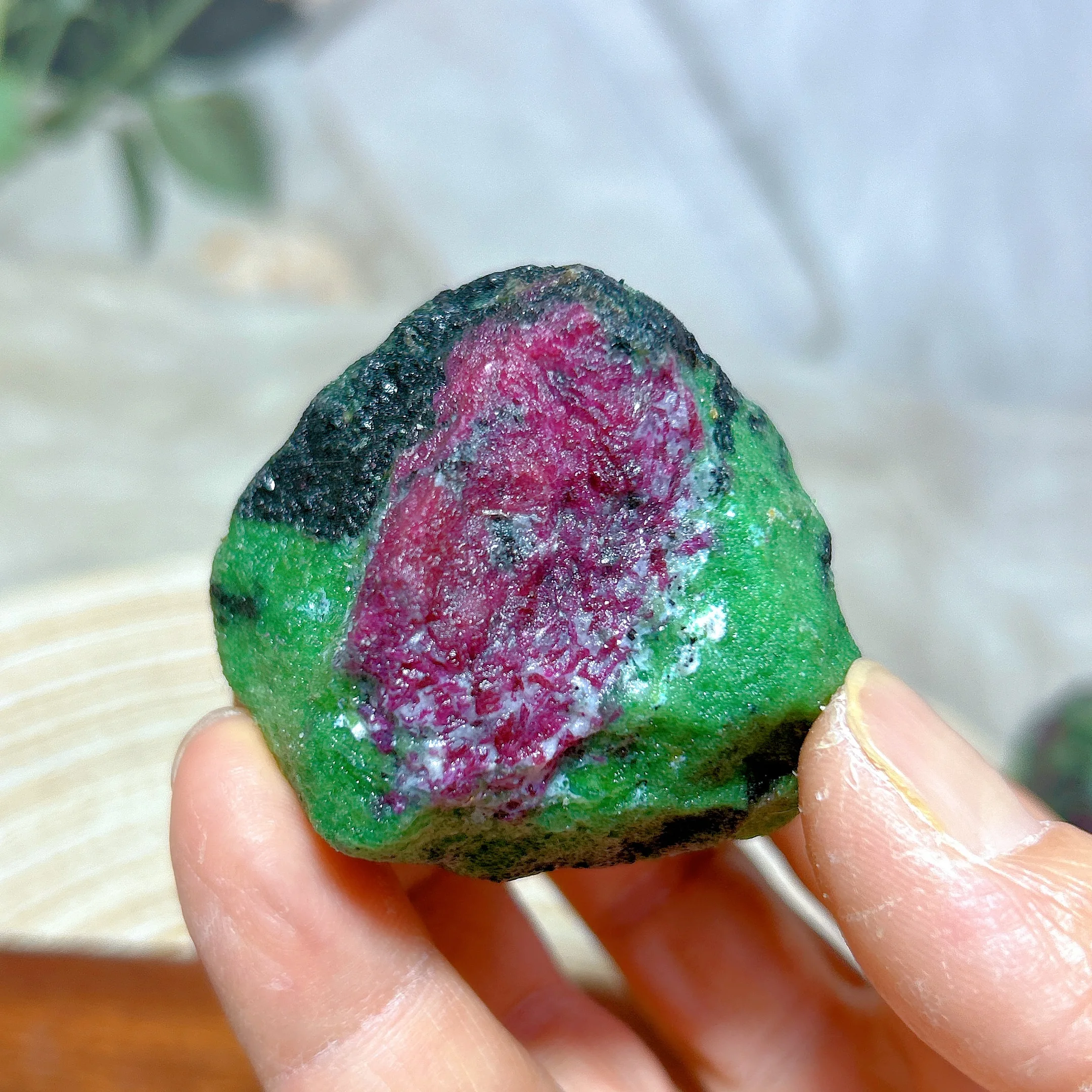 

Rare Natural Ruby Zoisite Raw Stone Tanzania Specimen High Quality UV Light Fluoresence Precious Decoration Exquisite Gift