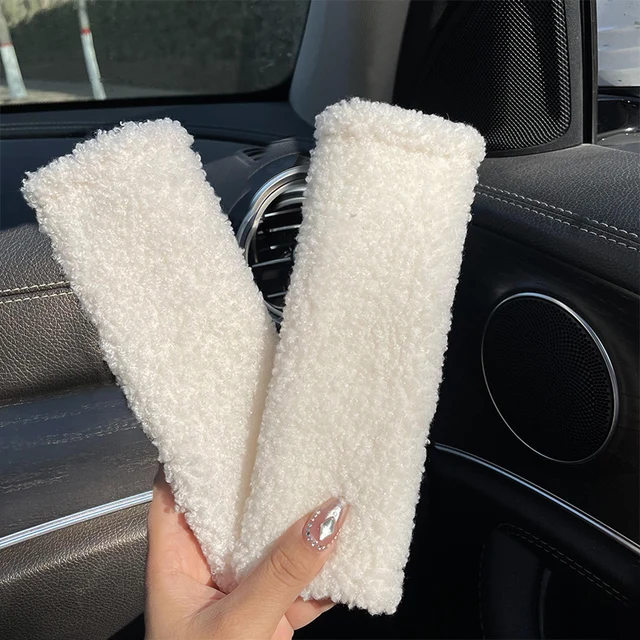 2Pcs Pokrowce na pasy bezpieczeństwa z kreskówek Akcesoria samochodowe Miękka pluszowa podkładka na ramię do wnętrza samochodu Ochraniacz pasów bezpieczeństwa dla dorosłych Młodzieży Dzieci