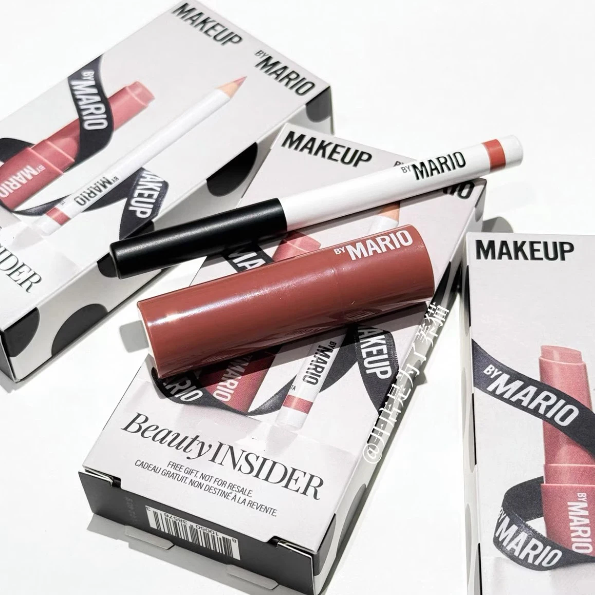 Ensemble de maquillage pour les lèvres levées, crayon à lèvres Ultra sculptant riche Mauve de 0.9g et 1g de baume à lèvres scintillant en palissandre, beauté plus complète