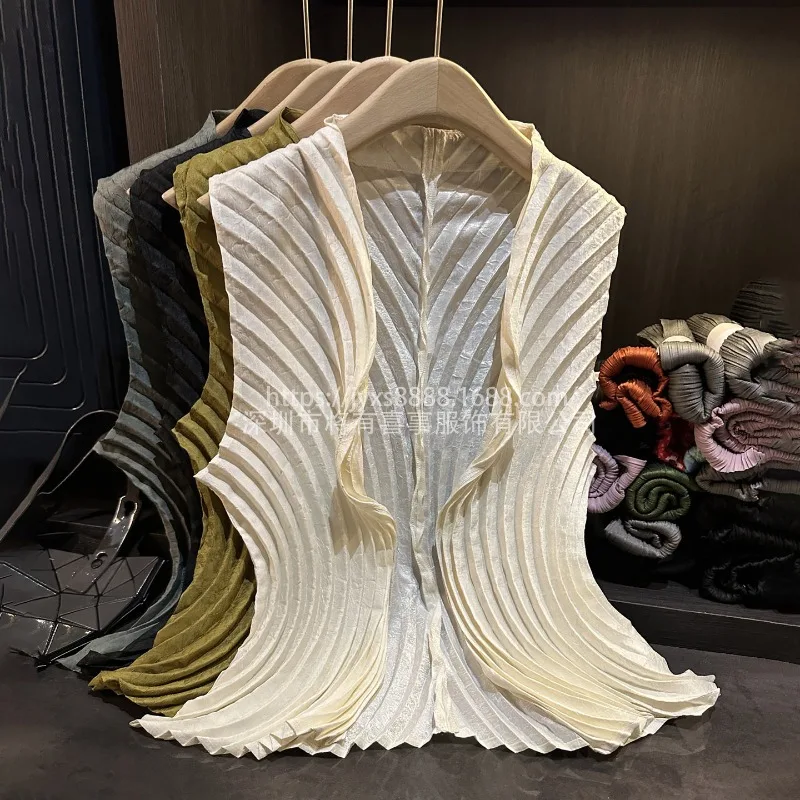 

Miyake Pleated Vest Female 2025 Pleated Solid Color Cardigan Vest Spring Autumn New Loose Versatile Commuter Plus Size Jacket