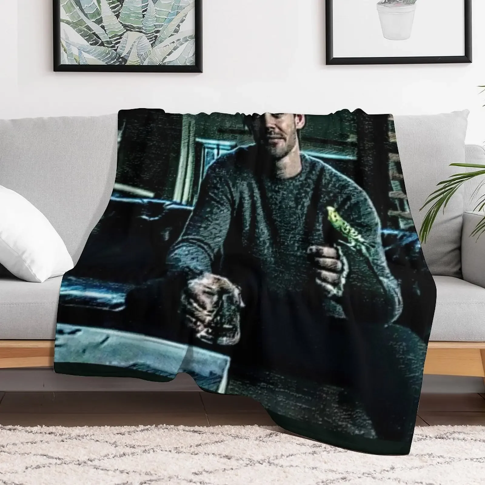 Malcolm and Sunshine Throw Blanket Lightweight Warm Blanket for Indoor Outdoor Use