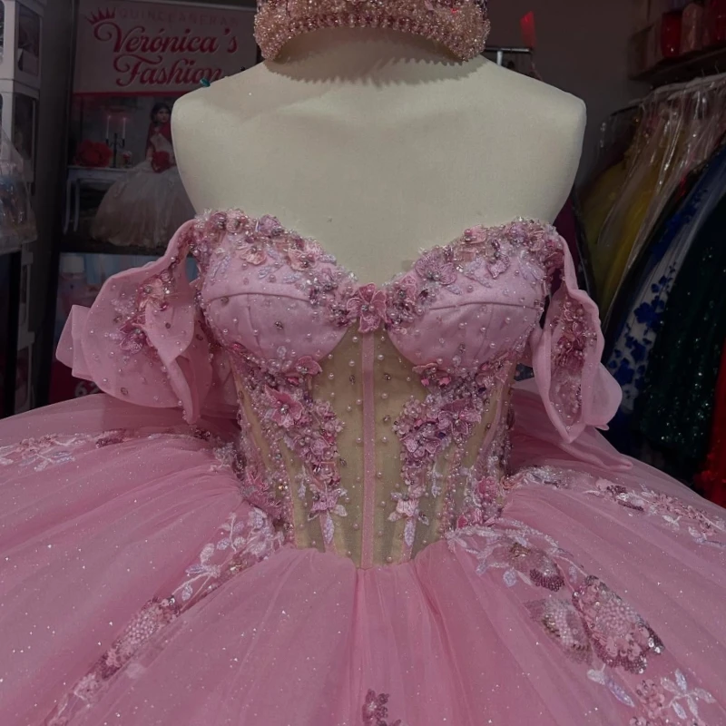 Roze Glanzende Quinceanera Jurken Uit De Schouder Applique Bloem Kralen CrystalTull Baljurk Vestidos De 15 Anos Sweet 16 Jurk