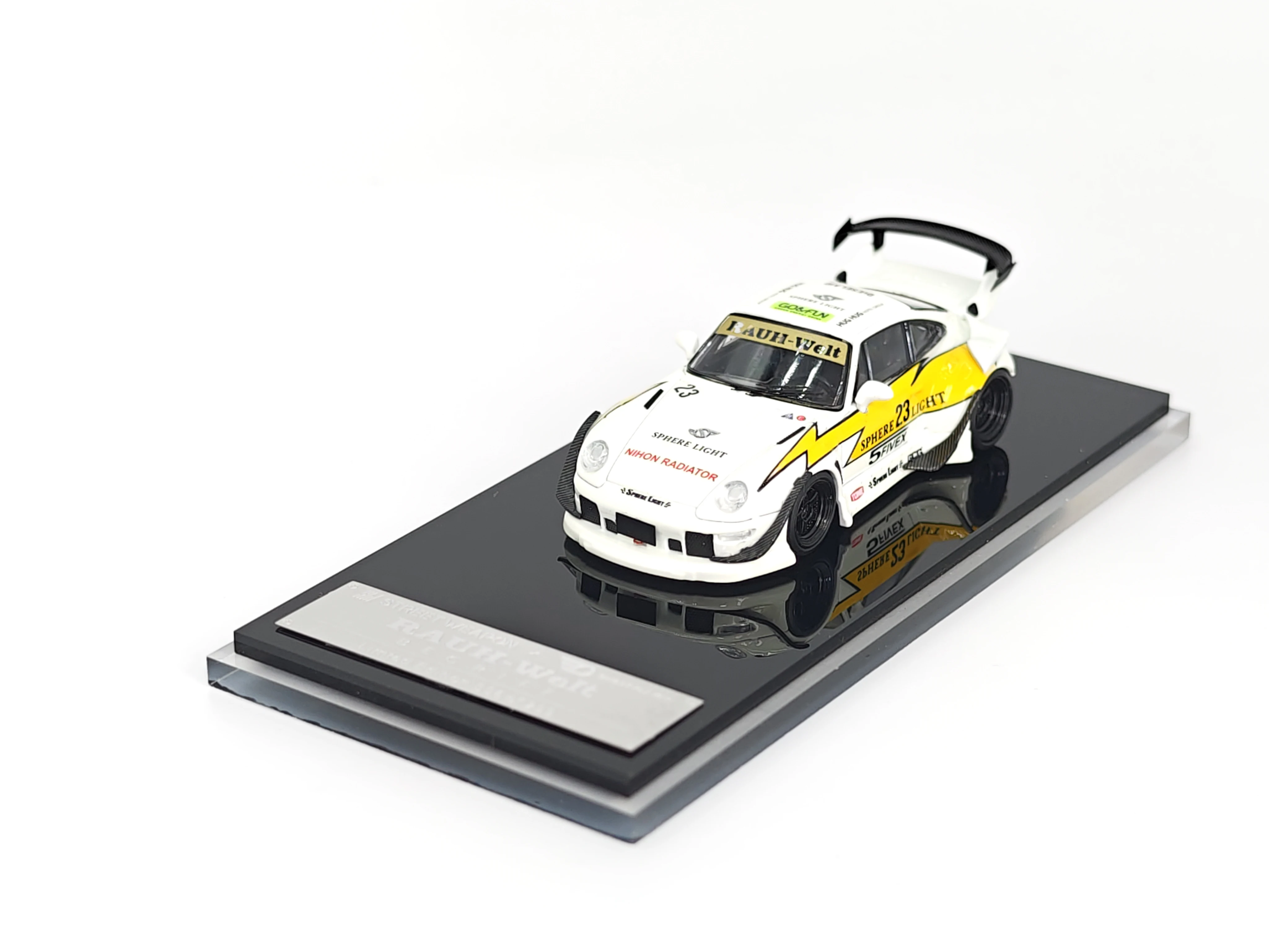 

STREET WARRIOR 164 RWB 993 Lightning Alloy Car Model Toy with Luminous Coating Low Tail Simulation Collection