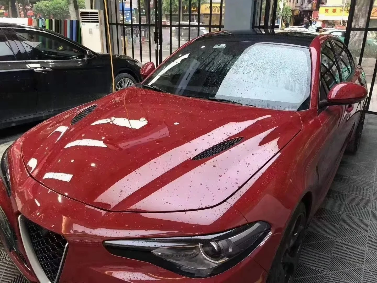 For Giulia Quality Assurance Dry Carbon Fiber Four-leaf Clover Style Car Hood Bonnet Engine Cover 6