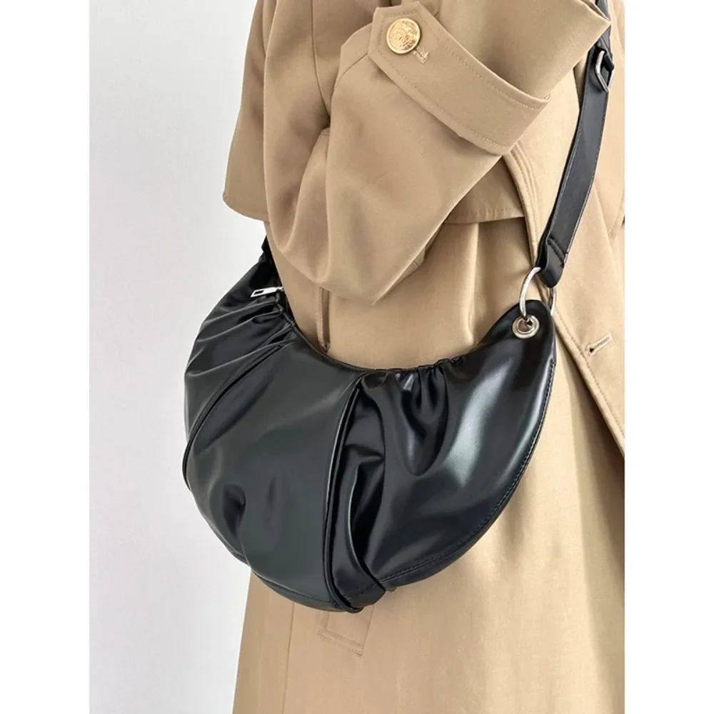 

Casual Half Moon Shoulder Bag Ruched Women Designer Handbag Soft Light Croissant Crossbody Bags for Women Peascod Shaped Tote