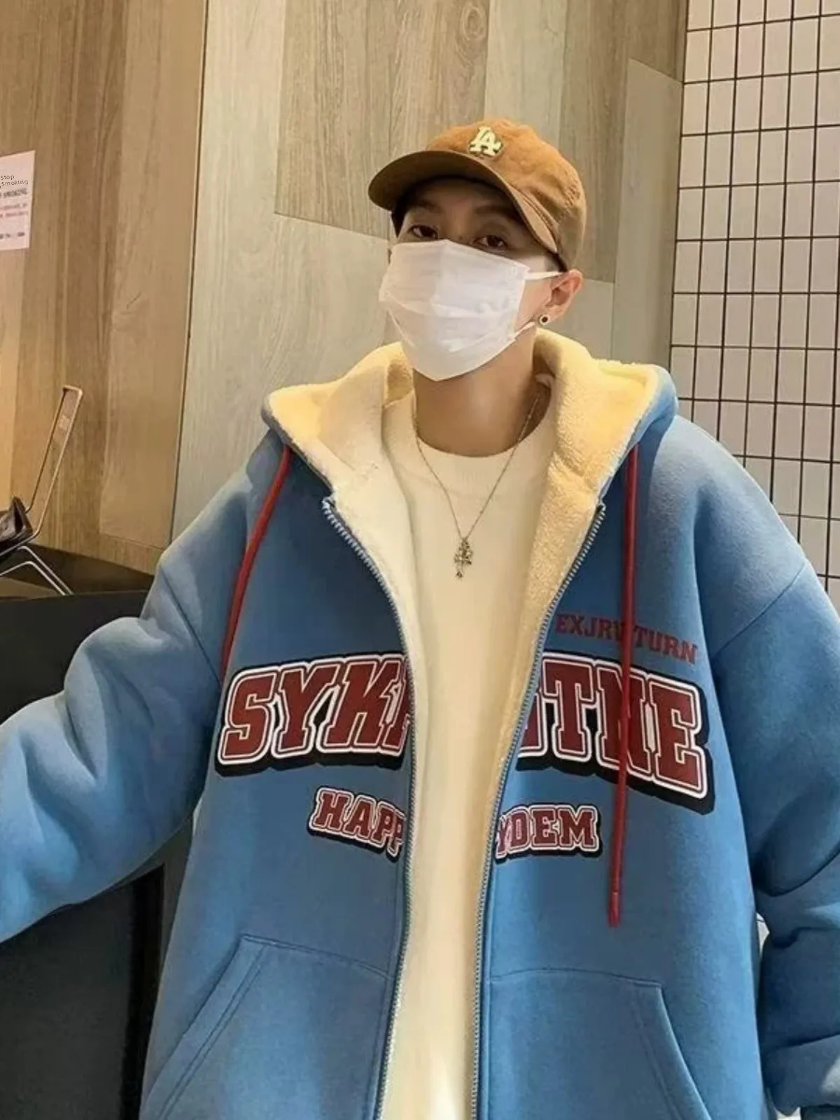 

Модный кардиган-свитер с капюшоном на меху ягненка для мужчин, осенне-зимний, теплый, с фирменным буквенным принтом, в стиле Hong Kong, с капюшоном