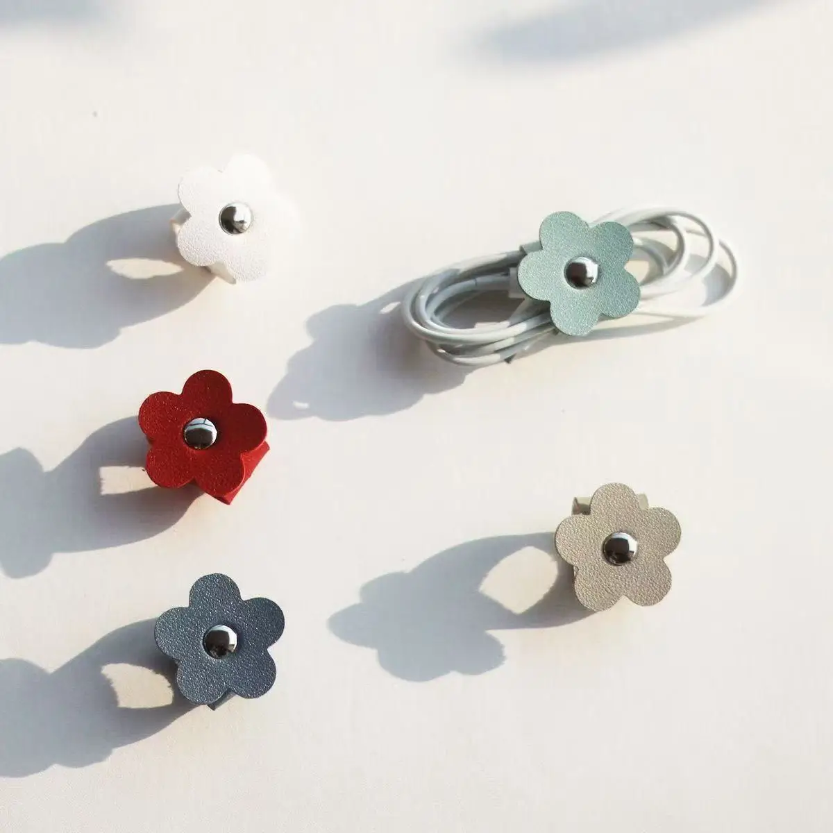 flower shaped data cable storage guide, cable tie manager, computer harness, desktop wiring, fixing, binding, and wrapping