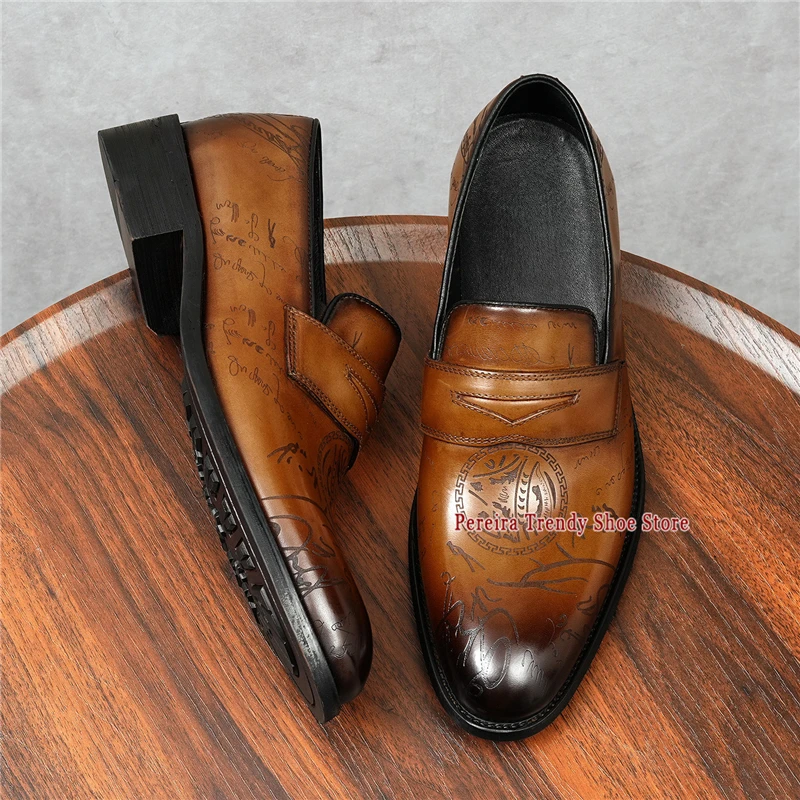 Herren Business-Freizeitschuhe aus Rindsleder mit spitzer Zehenpartie, britischer Stil, handgefertigte Loafer mit geschnitzten Mustern, formelle Schuhe für Sommerpartys und Bankette