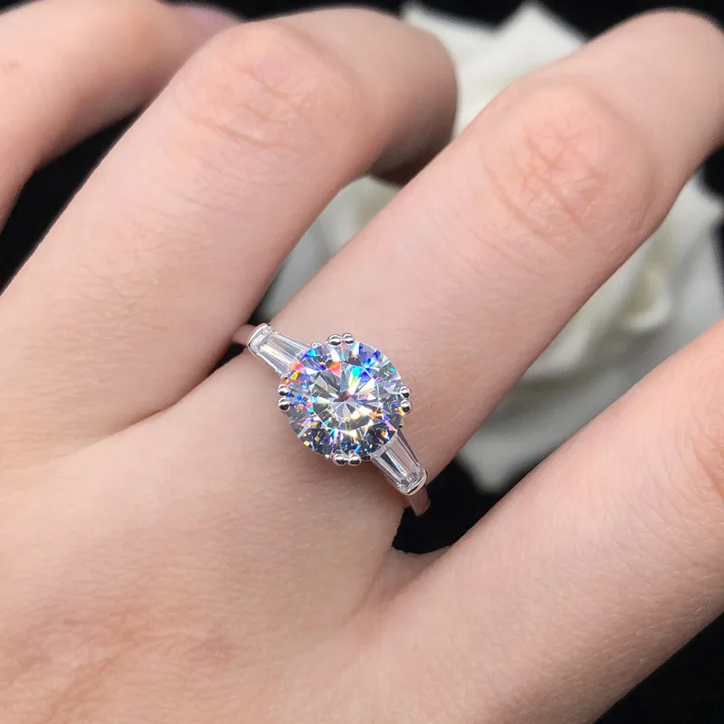 2 Carat Round Moissanite PT950 Platinum Ring for Women, Baguette Side Stone Setting
