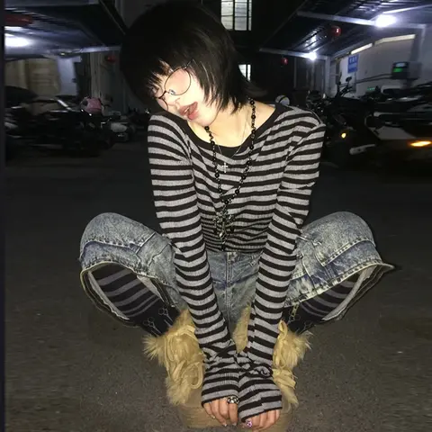 Genayooa जापानी Y2k टी-शर्ट महिलाओं के लिए लंबी आस्तीन वाली ऑफ शोल्डर धारीदार क्रॉप टॉप Y2k ग्रंज 2000 के दशक की एस्थेटिक स्ट्रीटवियर टी-शर्ट 6 best sales y2k टी शर्ट - №3