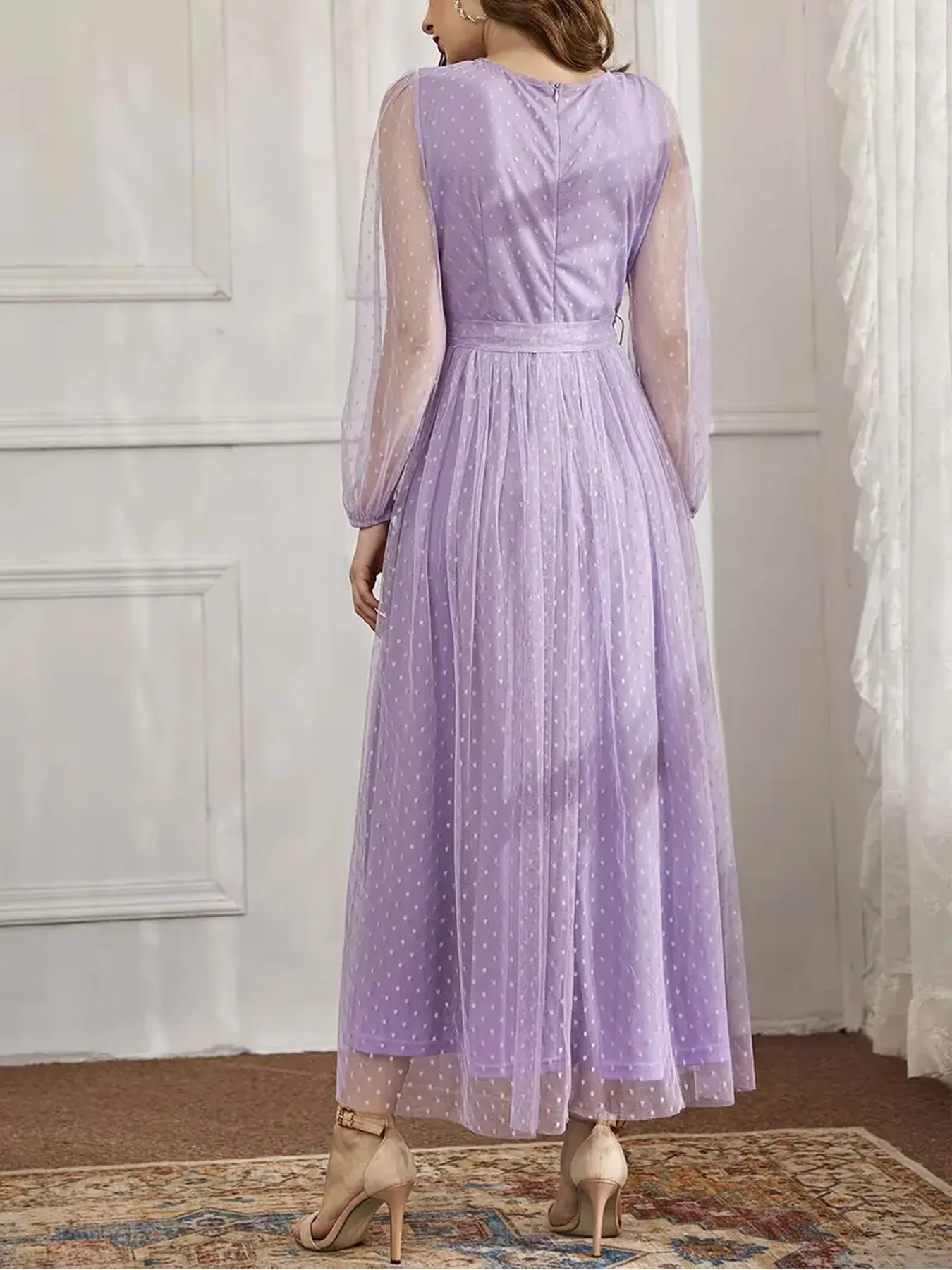 Damen Casual und Elegantes Halbtransparentes Langarm-Kleid mit Rundhalsausschnitt, Einfarbig, Hohe Taille und Durchsichtigem Gürtel – Detail 3