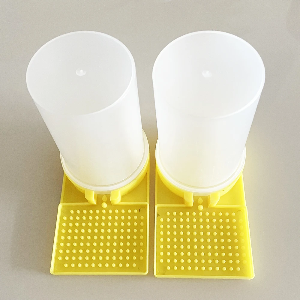 1PCS 500Ml Hive Entrance Feeder Anti Drowning Suger Honey Container Bottle Watering Feeding Bees Over Winter Beekeeping Tools