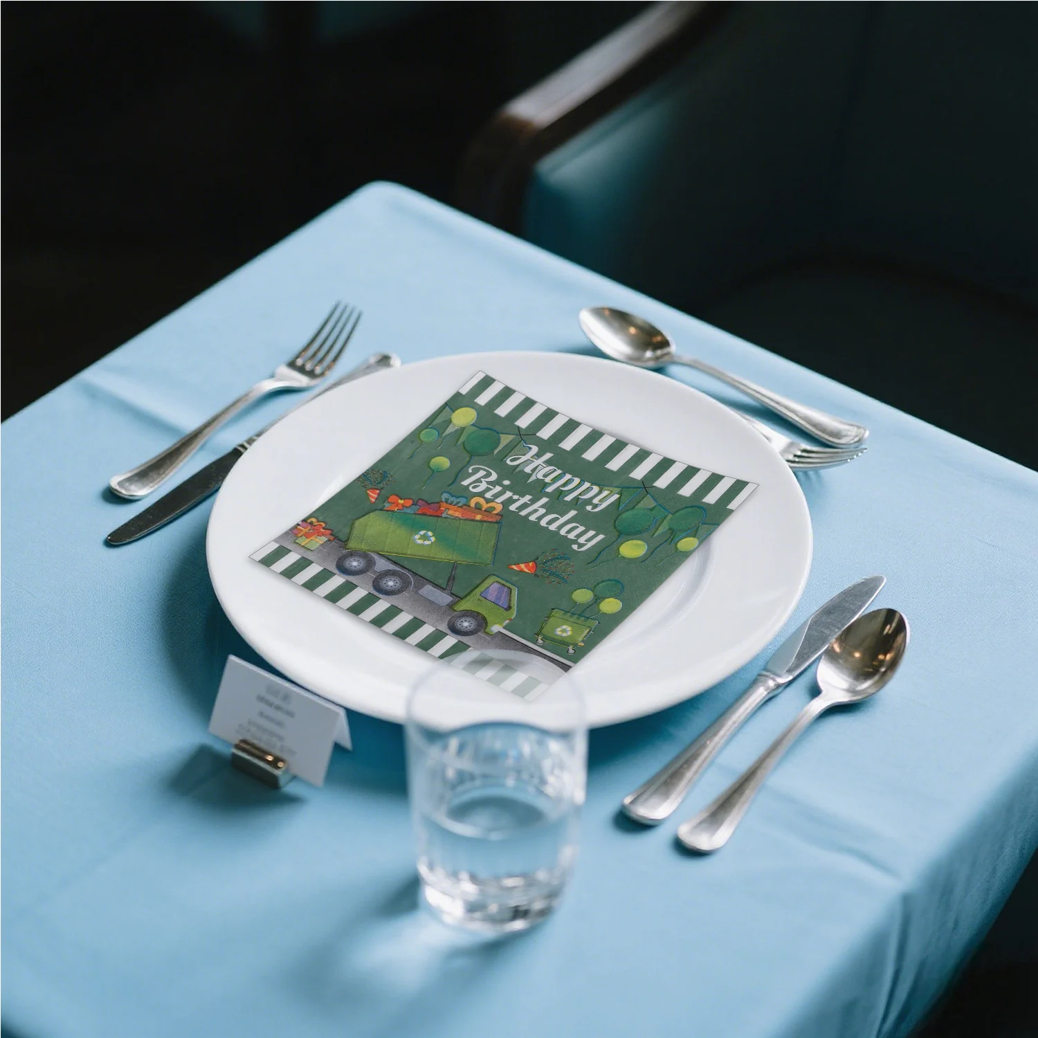 Рисунок 6 - мусорный грузовик