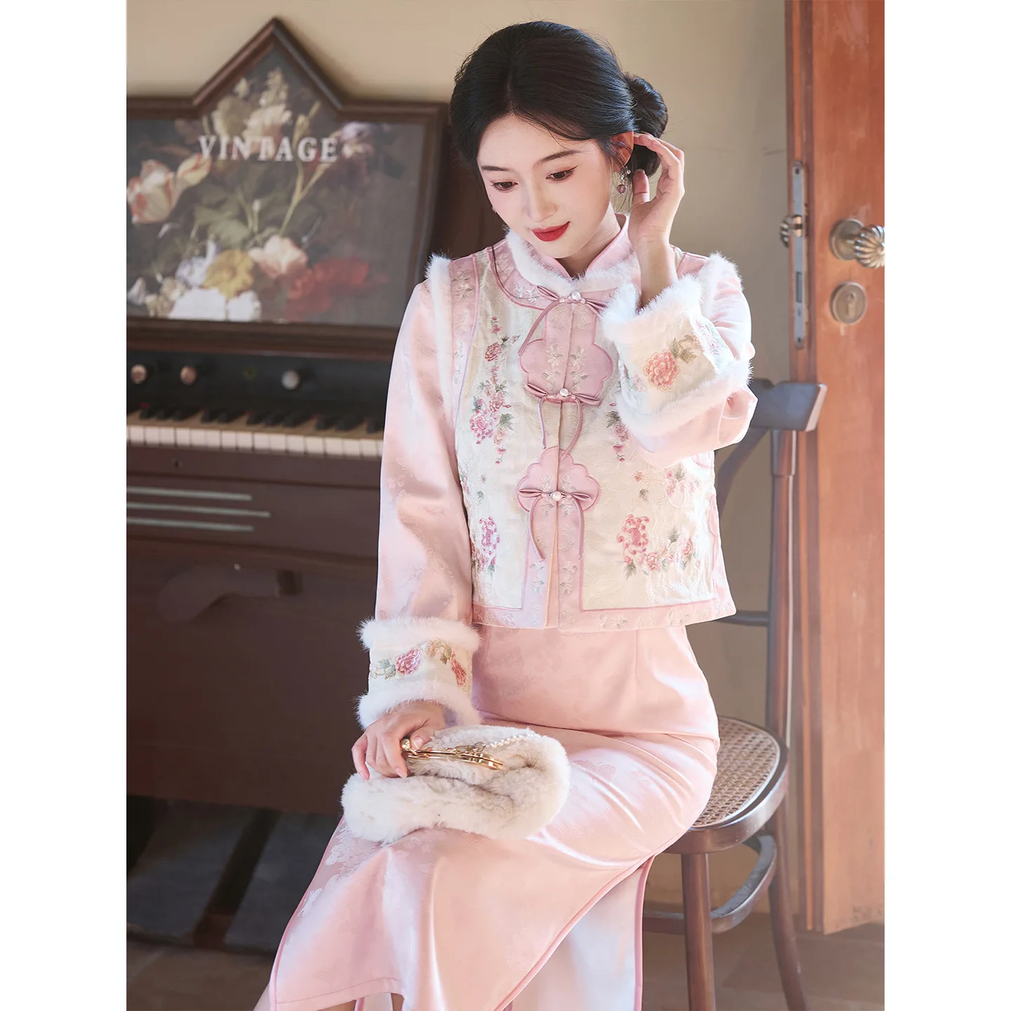 Yourqipao Pink Cheongsam 2025 New Women's Winter Long-sleeved New Chinese Style Improved Qipao Feather Dress