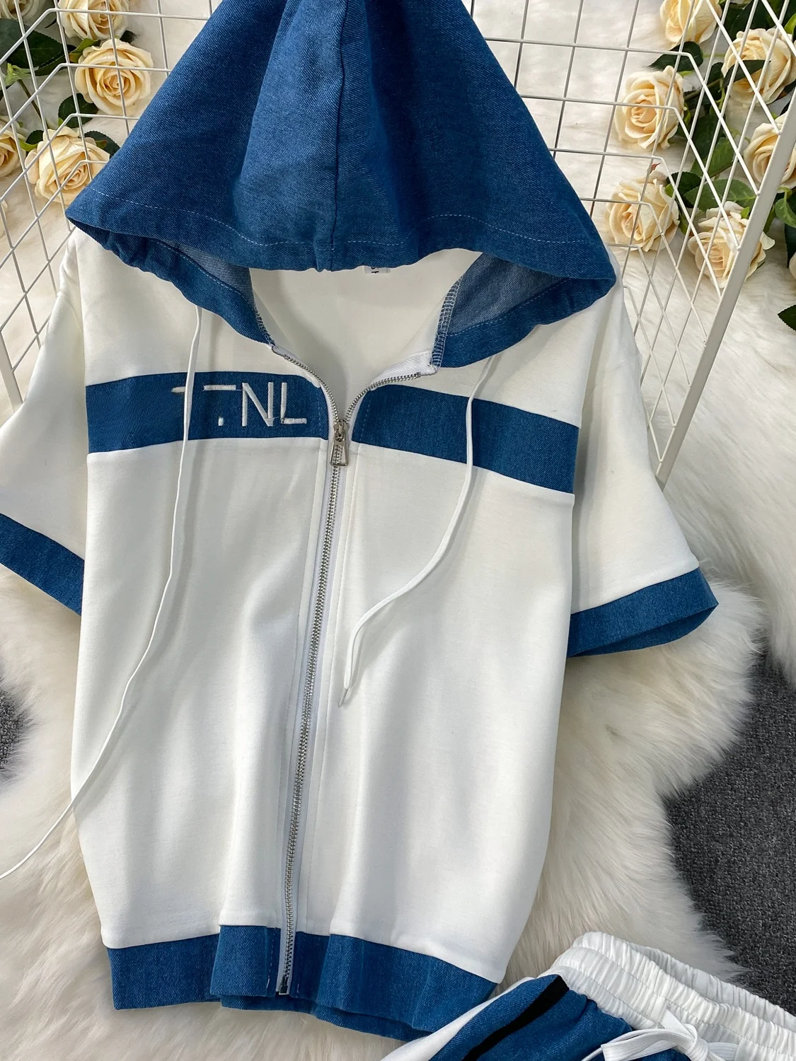 

Faionable Spor Denim Jaet Hooded Outfit Women Summer 2025 New Two-Piece Set Anti-Aging Long Pants Zipper Closure