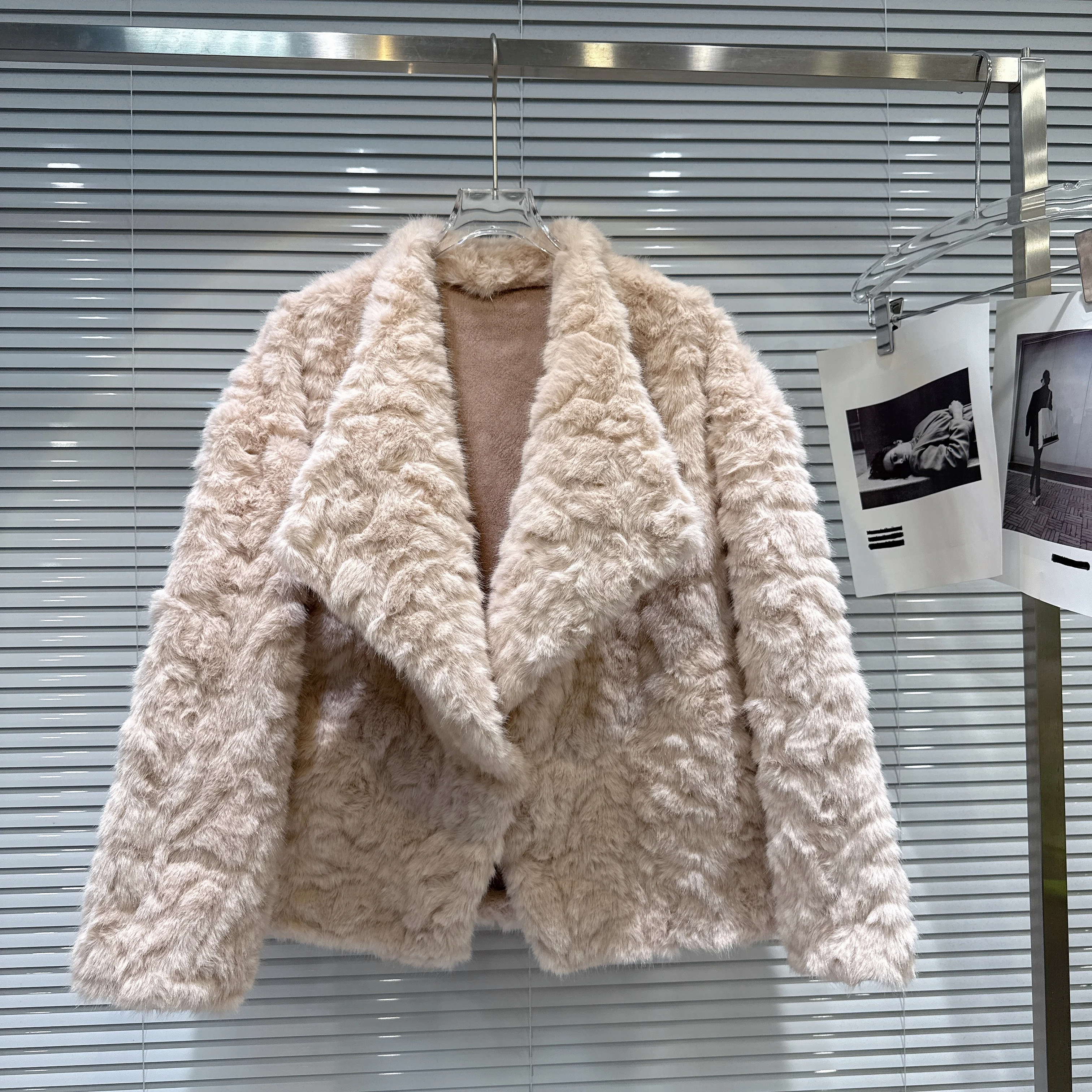 French Elegant Fashion Large Lapel Single-Breasted Loose Versatile Casual Faux Fur Short Coats for Women Winter Thick Jackets