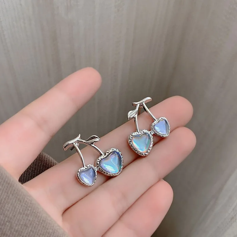 Anting-anting kancing ceri warna perak antik untuk wanita anting-anting berlian buatan hati biru hadiah perhiasan kecil lucu manis pesta trendi