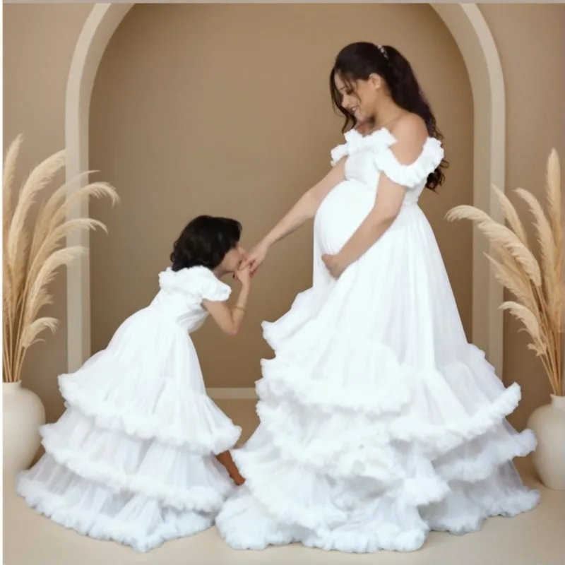 فساتين صور الأمومة المنتفخة للأم والبنت - تول أنيق متدرج - تكدرت خارج الكتف لالتقاط الصور أثناء الحمل، استحمام الطفل