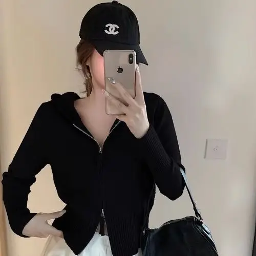 Age Reducing Explosive Street Hoodie Women\'s Knitted Cardigan High-end Gray Design Short High Waisted Sweater Small Stature