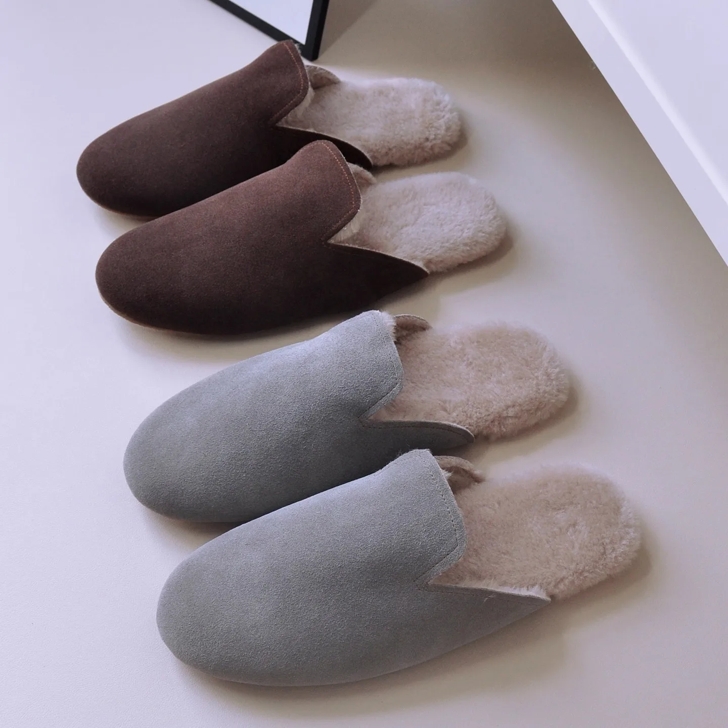 

High-End Genuine Leather Couple Indoor Slippers Winter Warm Household Wool Slippers Anti-Skip Home Shoes for Men and Women