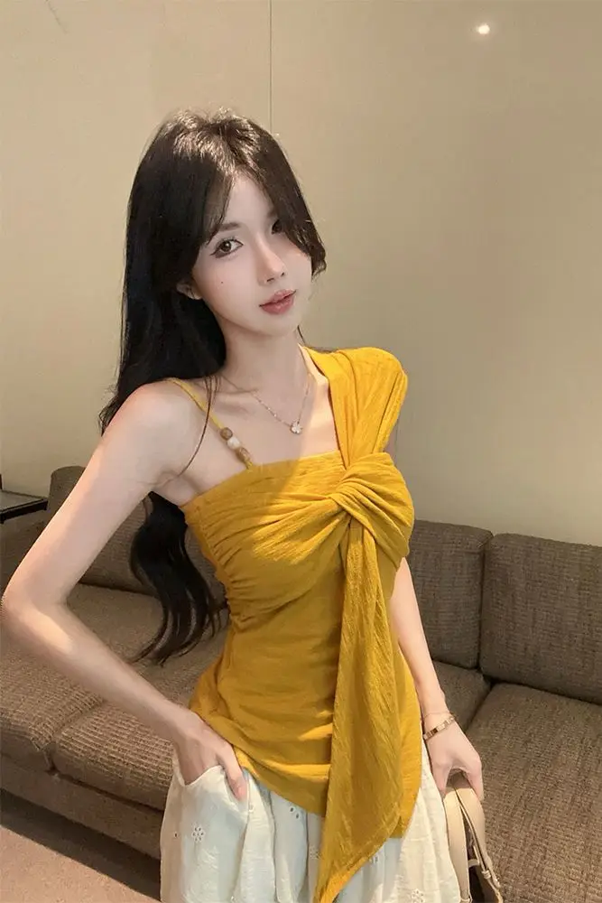 Hot Girl Sexy Off Shoulder Twisted Short Sleeved T-shirt Women Summer Slim Fit Irregular Temperament Short Top