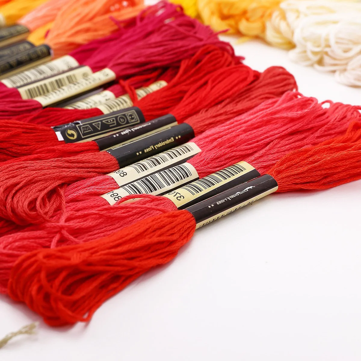 

200 Skeins Cross Stitch Embroidery Threads Multi-Color Double Mercerized Polyester Cotton for Sewing Floss Needlework Random