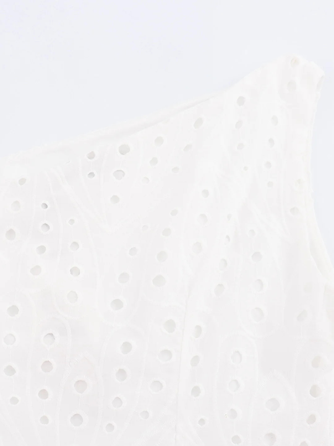 فستان ضيف زفاف أنيق أبيض مطرز للسيدات ، رقبة غير متماثلة ، ضيق بكتف واحد ، فساتين متوسطة الطول ، فتحة جانبية ، صيف