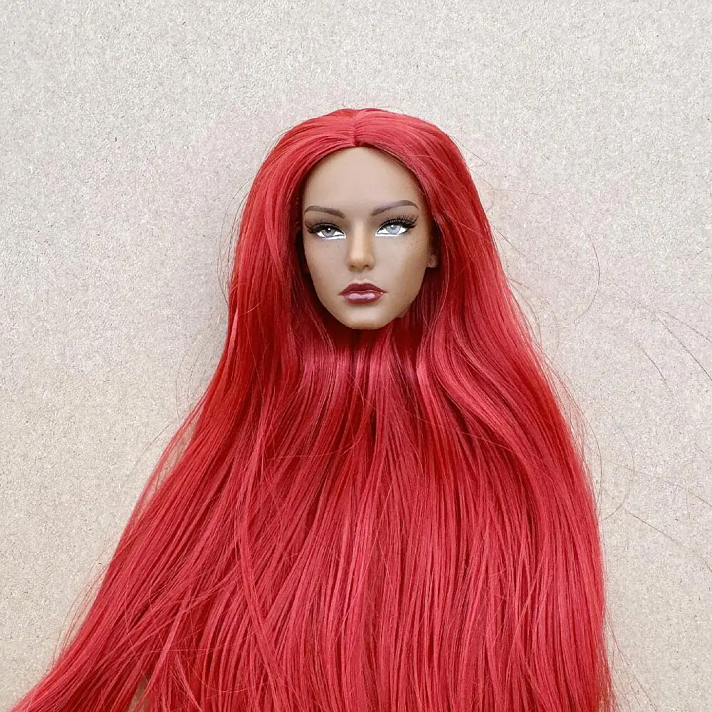 1/6 Modell-Puppenköpfe mit Sommersprossen und buntem Haar, erhältlich in den Hauttönen Braun, Weiß und Beige für die Puppenherstellung. – Detail 18