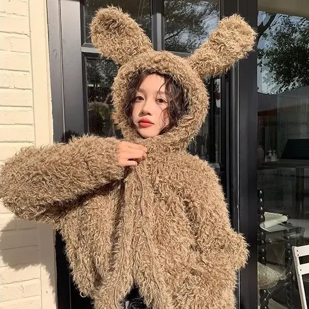 لطيف آذان أرنب تقليد الفراء قصيرة مقنعين أفخم معطف النساء الملابس الشتوية فضفاضة سميكة الدافئة كسول نمط سترات من الفرو للنساء