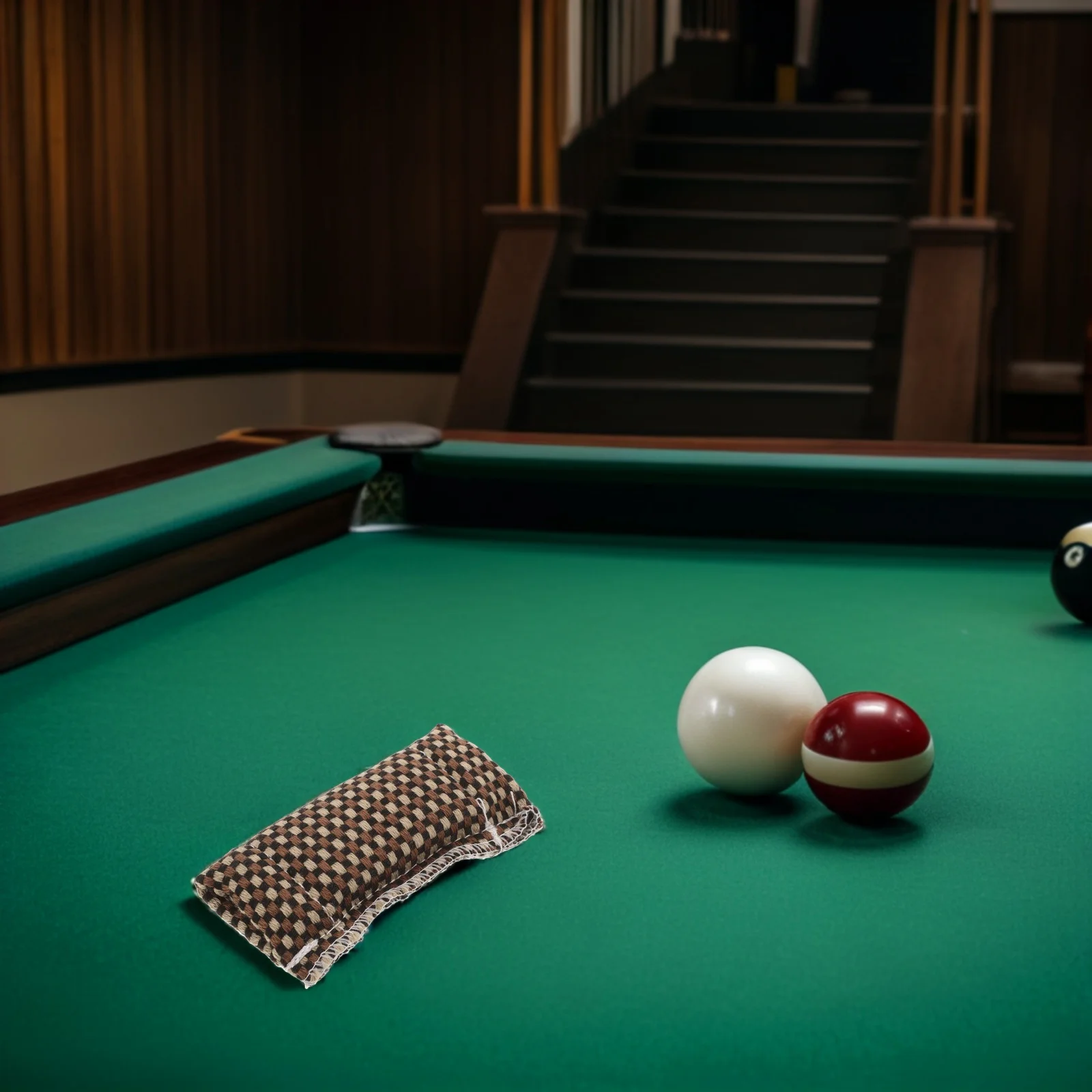 

4Pcs Pool Cue Cleaner Cloth Professional Billiard Cue Shaft Polisher Stain Removal Tool for Smooth Striking Performance