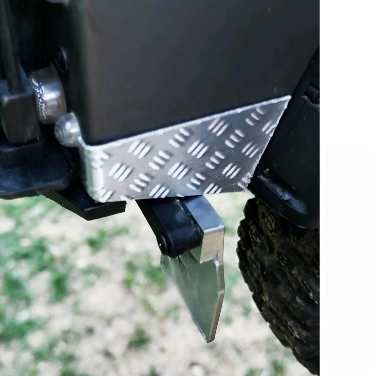 Custom Size Rear Imitation Metal Anti Skid Plate Upgrade Parts for 1/8 Scale MJX H8H RC Crawler Appearance Decor Accessories